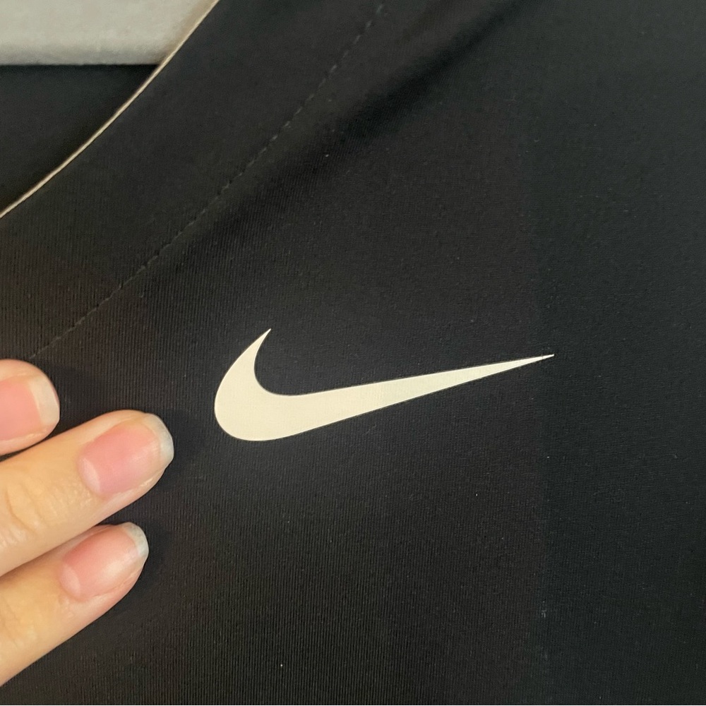 Nike Pro Dri-fit Black V-Neck Athletic Top Size M - Picture 3 of 6